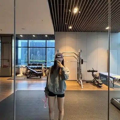 何嘉